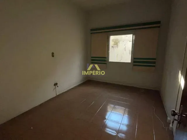 Casa com 331m² 5 quartos e 2 banheiros, à venda, no bairro Centro em Salto