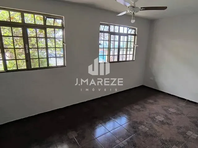 Casa com 312m² 3 quartos e 3 banheiros, à venda, no bairro Núcleo Habitacional Parigot de Souza em Apucarana
