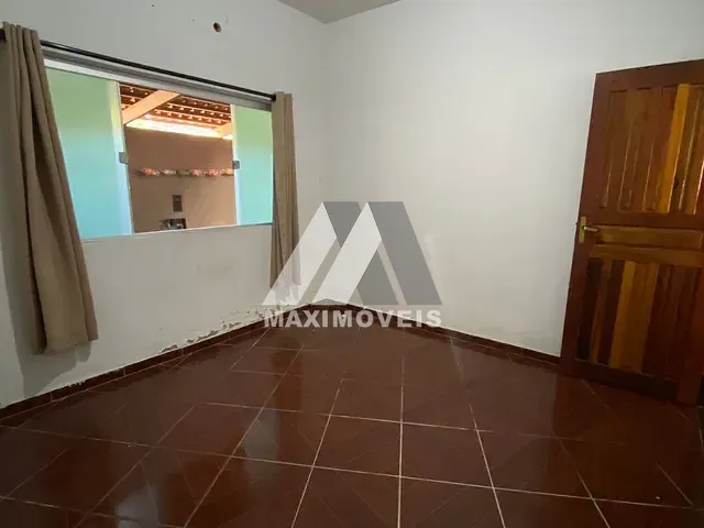 Casa com 180m² 2 quartos e 1 banheiro, para alugar, no bairro Vila Magnólia em Araçuaí