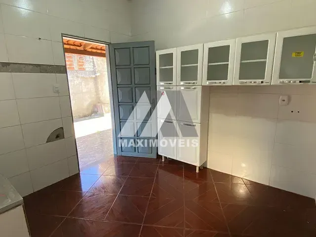 Casa com 180m² 2 quartos e 1 banheiro, para alugar, no bairro Vila Magnólia em Araçuaí