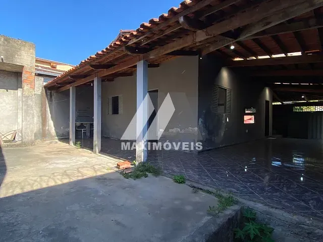 Casa com 180m² 2 quartos e 1 banheiro, para alugar, no bairro Vila Magnólia em Araçuaí