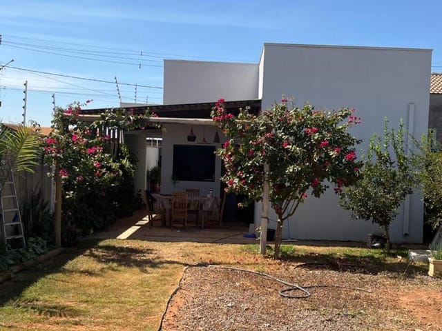 Casa com 380m² 3 quartos e 1 banheiro, à venda, no bairro Jardim Curitiba em Sinop