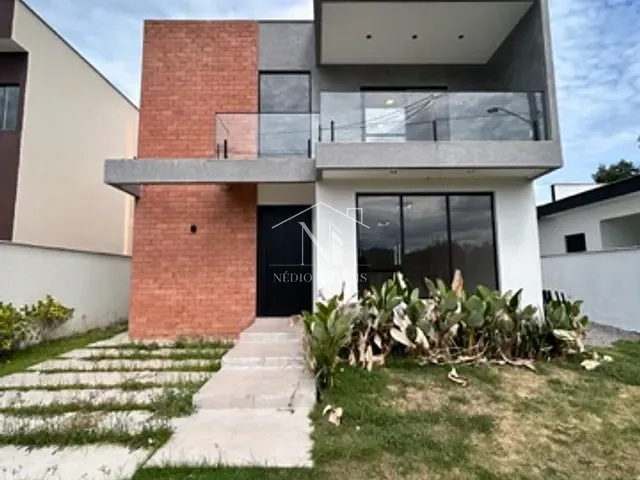 Casa com 395m² 4 quartos e 2 banheiros, à venda, no bairro Ubatiba em Maricá
