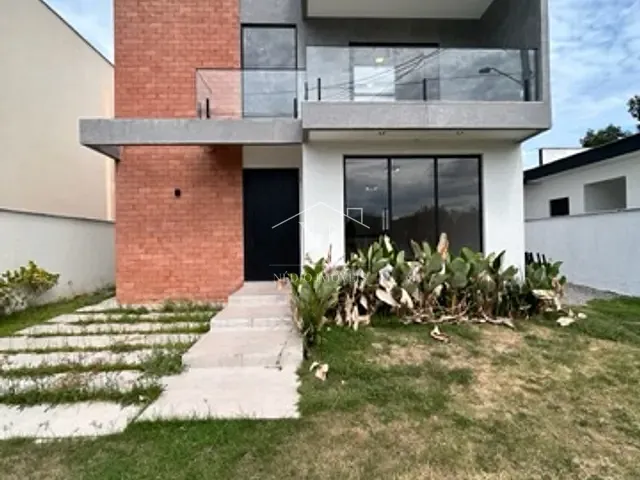 Casa com 395m² 4 quartos e 2 banheiros, à venda, no bairro Ubatiba em Maricá