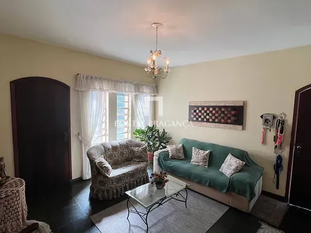 Casa à venda, no bairro Jardim Santa Rita de Cássia em Bragança Paulista