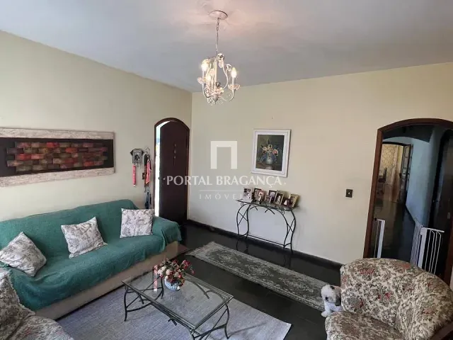 Casa à venda, no bairro Jardim Santa Rita de Cássia em Bragança Paulista