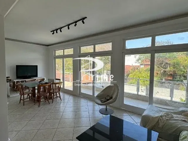 Casa com 450m² 8 quartos e 10 banheiros, para alugar, no bairro Itacoatiara em Niterói