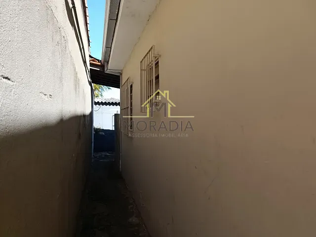 Casa com 42m² 1 quarto e 1 banheiro, para alugar, no bairro Parque dos Municípios II em Guaxupé