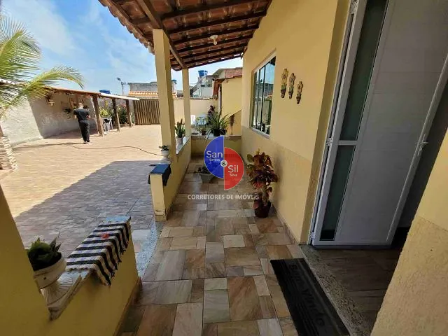 Casa com 300m² 3 quartos e 2 banheiros, à venda, no bairro Praia do Imperador (Praia de Mauá) em Magé