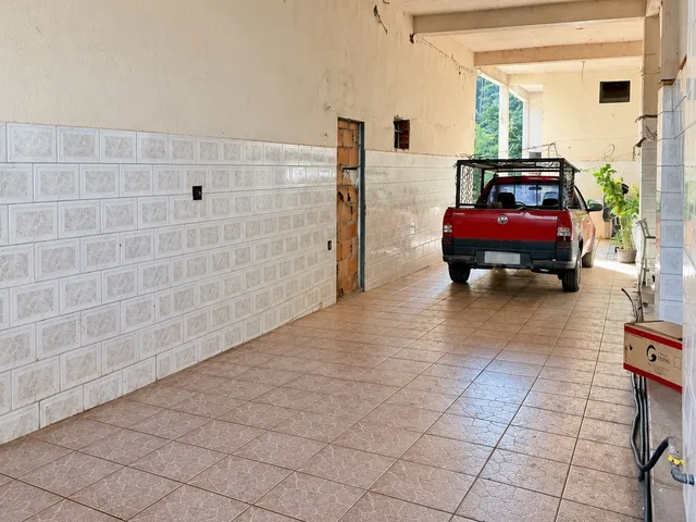 Casa 4 quartos e 1 banheiro, à venda, no bairro Belmonte em Belo Horizonte