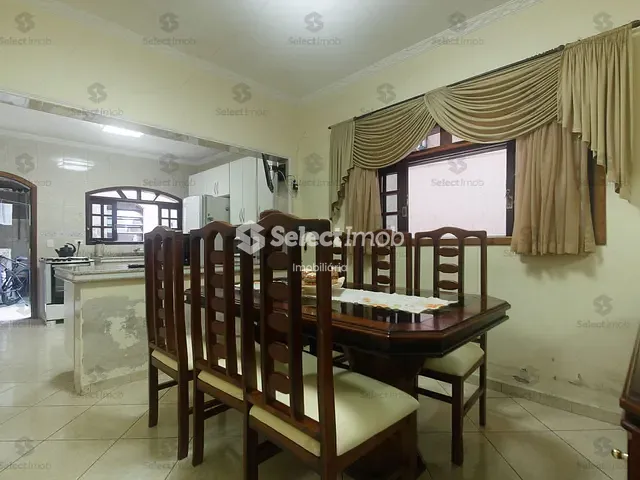 Casa com 250m² 3 quartos e 4 banheiros, à venda, no bairro Jardim Pedroso em Mauá