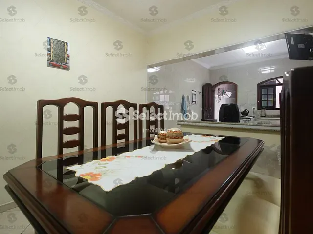 Casa com 250m² 3 quartos e 4 banheiros, à venda, no bairro Jardim Pedroso em Mauá