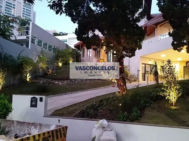 Casa com 1000m² 6 quartos e 10 banheiros, à venda ou para alugar, no bairro Jardim das Colinas em São José dos Campos