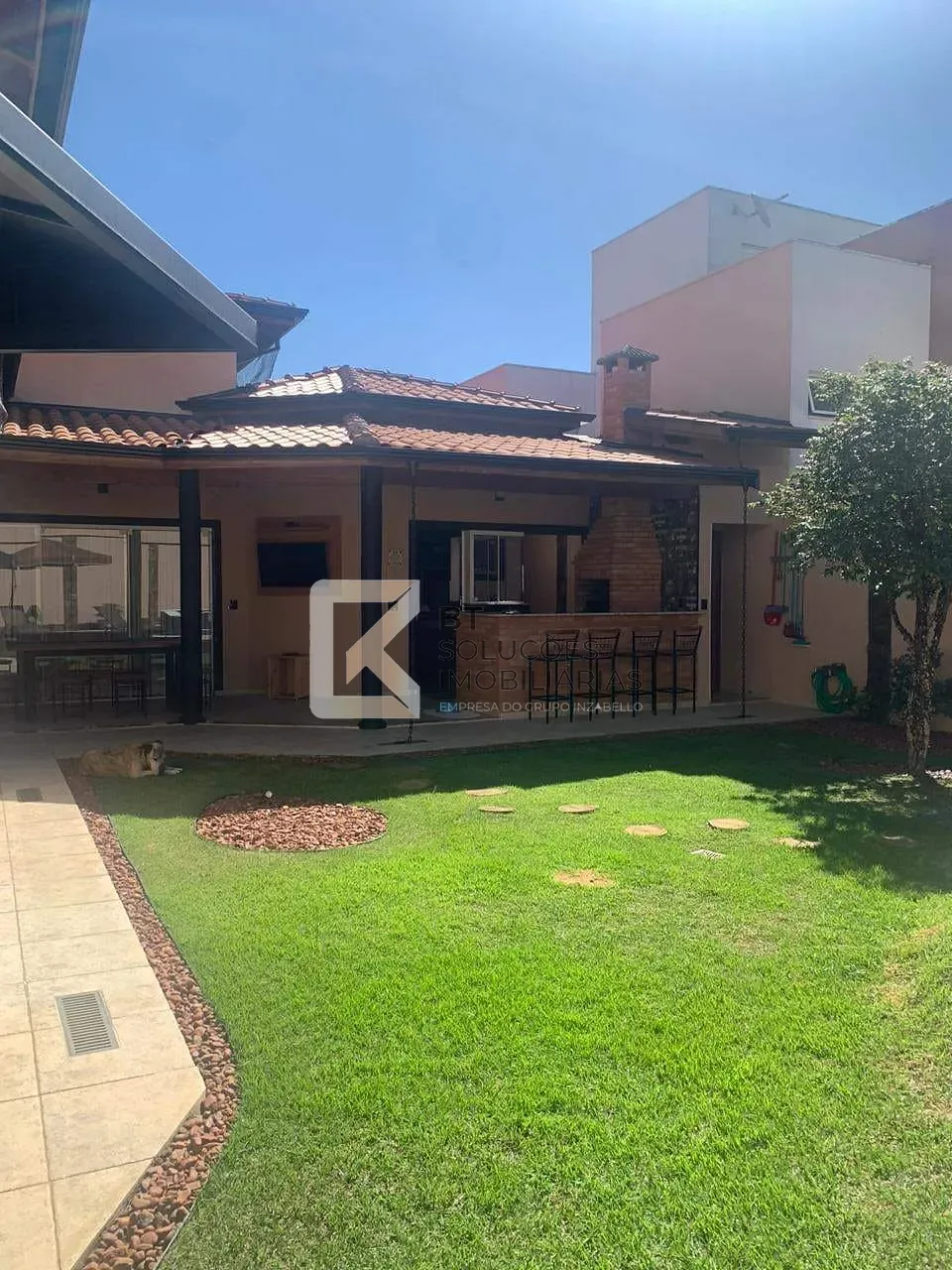 Casa, 4 quartos, 290 m² - Foto 1