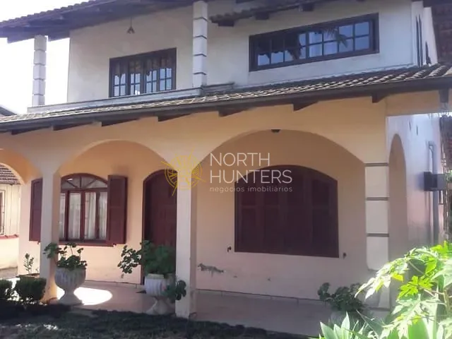 Casa com 432m² 4 quartos e 3 banheiros, à venda, no bairro Comasa em Joinville