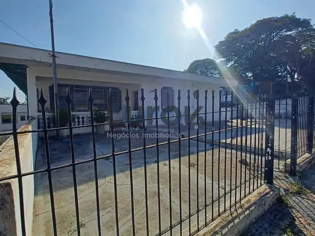 Casa com 437m² 3 quartos e 3 banheiros, para alugar, no bairro Jardim Ribeiro em Valinhos