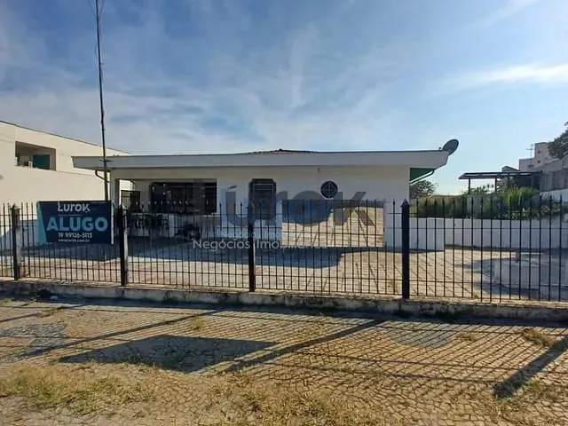 Casa com 437m² 3 quartos e 3 banheiros, para alugar, no bairro Jardim Ribeiro em Valinhos