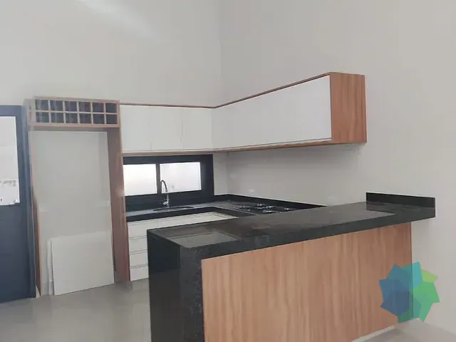Casa com 175m² 3 quartos e 4 banheiros, à venda, no bairro Loteamento Terras de São Pedro e São Paulo em Salto