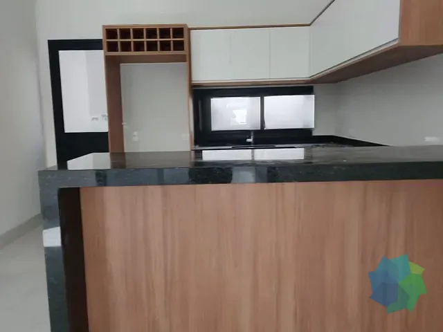 Casa com 175m² 3 quartos e 4 banheiros, à venda, no bairro Loteamento Terras de São Pedro e São Paulo em Salto