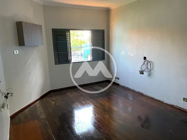 Casa com 270m² 3 quartos e 2 banheiros, para alugar, no bairro Zona 1 em Cianorte