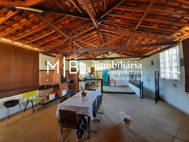 Casa 4 quartos e 1 banheiro, à venda, no bairro CENTRO em CATAGUASES