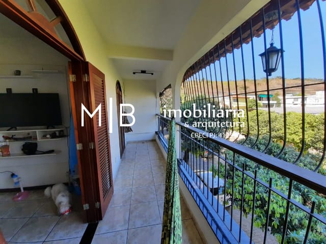 Casa 4 quartos e 1 banheiro, à venda, no bairro CENTRO em CATAGUASES