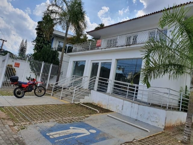 Casa para alugar, no bairro Pacaembu em São Paulo