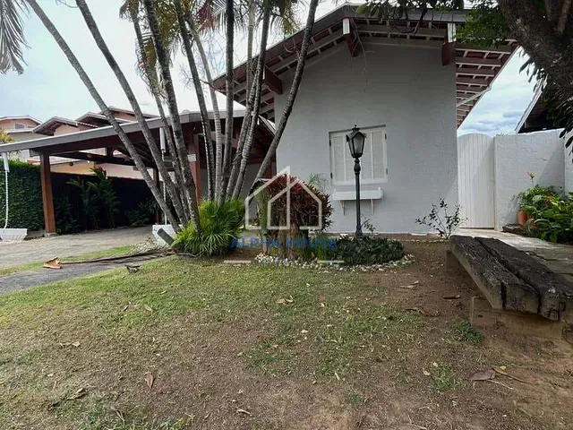 Casa 3 quartos e 3 banheiros, à venda, no bairro Nossa Senhora do Perpétuo Socorro em Pindamonhangaba