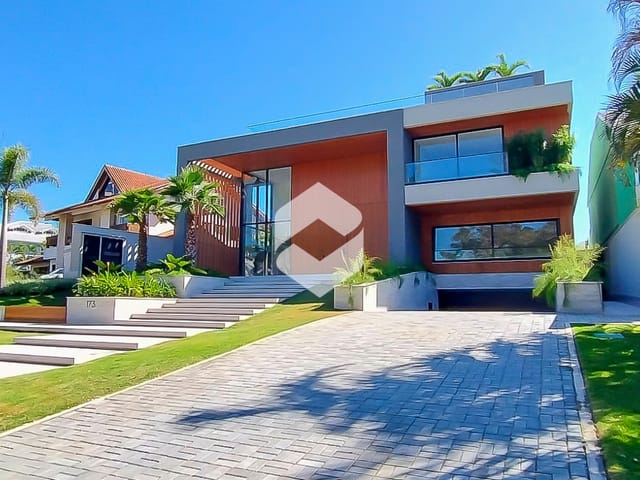 Casa com 1023m² 5 quartos e 8 banheiros, à venda, no bairro Barra da Tijuca em Rio de Janeiro