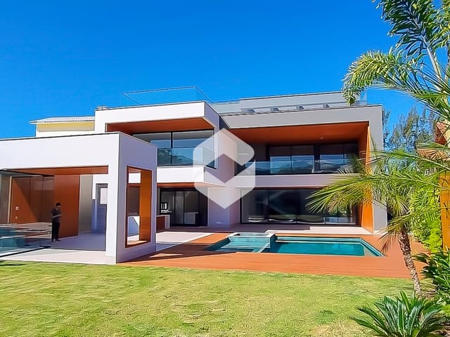 Casa com 1023m² 5 quartos e 8 banheiros, à venda, no bairro Barra da Tijuca em Rio de Janeiro