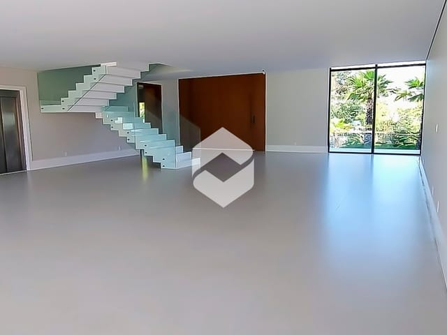 Casa com 1023m² 5 quartos e 8 banheiros, à venda, no bairro Barra da Tijuca em Rio de Janeiro