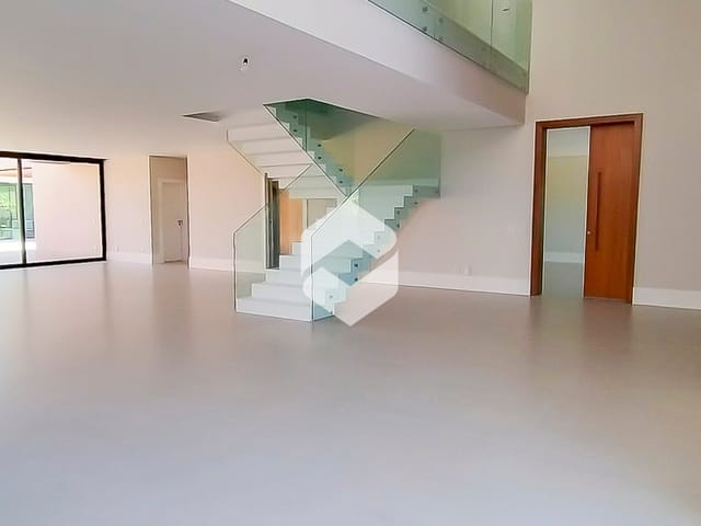 Casa com 1023m² 5 quartos e 8 banheiros, à venda, no bairro Barra da Tijuca em Rio de Janeiro