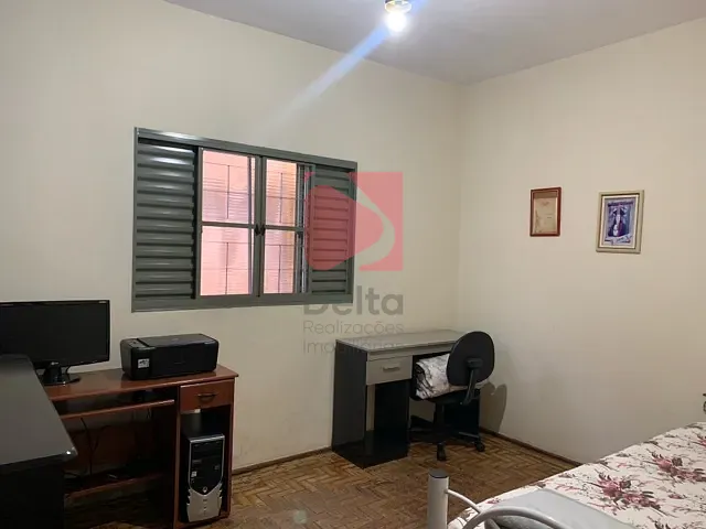 Casa 3 quartos e 3 banheiros, à venda, no bairro Vila Guilhermina em Pirassununga