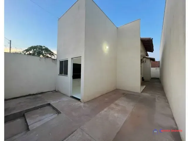 Casa 2 quartos e 2 banheiros, para alugar, no bairro Jardim Brasília em Três Lagoas