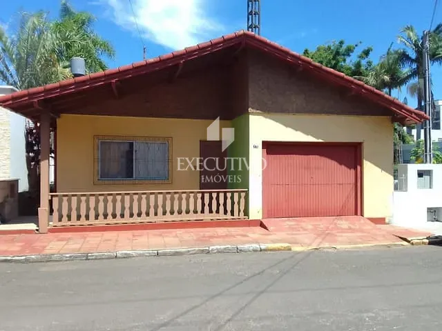 Casa 3 quartos e 2 banheiros, à venda, no bairro Centro em Arroio do Meio