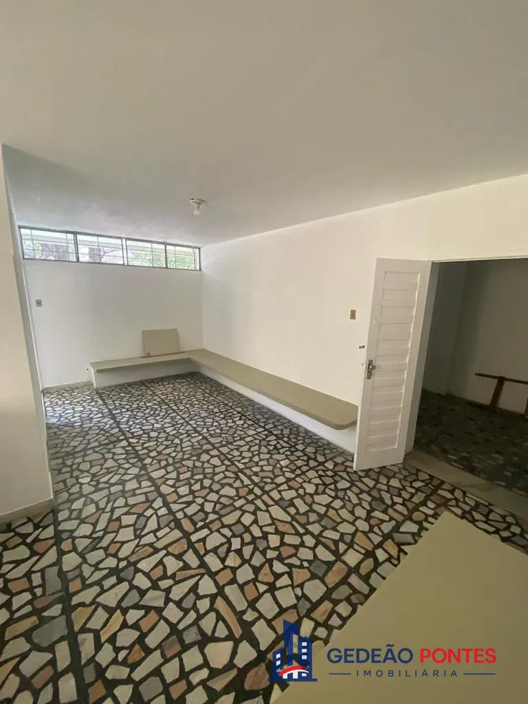Casa, 1 quarto, 420 m² - Foto 2