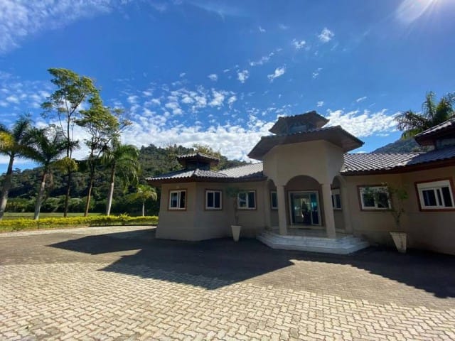 Casa com 65000m², à venda, no bairro Cuiabá em Petrópolis