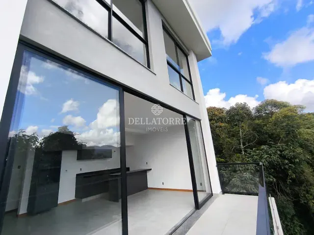 Casa com 162m² 3 quartos e 3 banheiros, à venda, no bairro Golfe em Teresópolis