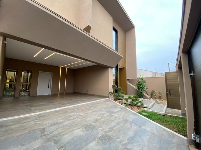 Casa com 480m² 3 quartos e 3 banheiros, à venda, no bairro Jardim Paraíso em Sinop
