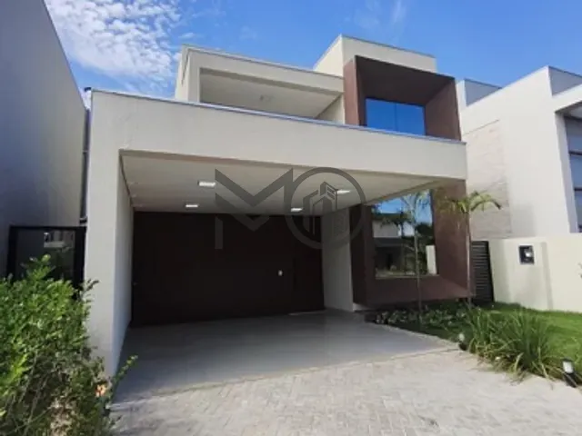 Casa com 300m² 4 quartos e 7 banheiros, à venda, no bairro Jardim Itália em Cuiabá