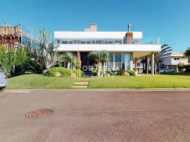 Casa 4 quartos e 5 banheiros, à venda, no bairro Xangri-lá em Xangri-Lá