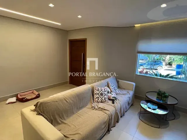 Casa com 297m² 3 quartos e 4 banheiros, à venda, no bairro Condomínio Residencial Euroville em Bragança Paulista