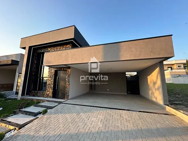 Casa com 300m² 3 quartos e 3 banheiros, à venda, no bairro Piracangaguá em Taubaté