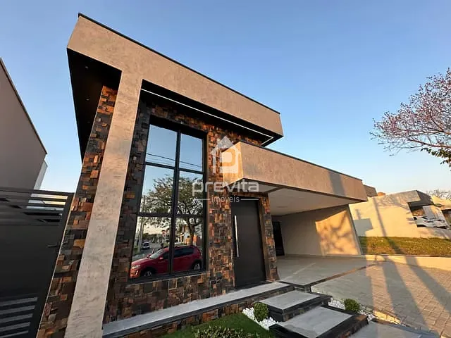 Casa com 300m² 3 quartos e 3 banheiros, à venda, no bairro Piracangaguá em Taubaté