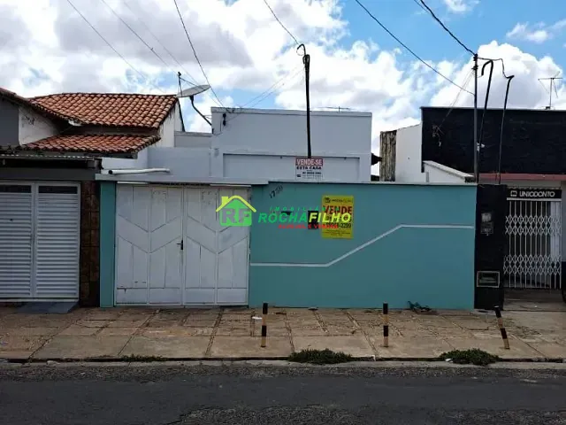 Casa com 315m² 4 quartos e 1 banheiro, à venda, no bairro Centro em Teresina