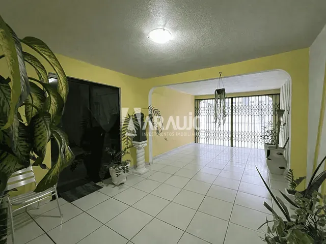 Casa com 221m² 3 quartos e 2 banheiros, à venda, no bairro Cordeiros em Itajaí