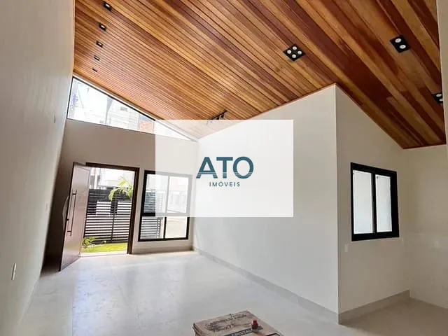 Casa com 180m² 3 quartos e 2 banheiros, à venda, no bairro Centro em Tijucas