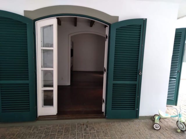 Casa à venda, no bairro Mosela em Petrópolis