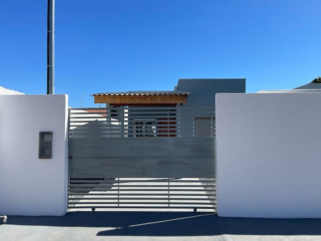 Foto do Casa - Casa à venda, Jardim Comodoro - Cuiabá MT, Casa TÉRREA, NOVA, 200 m ², 1 Suíte + 2/4 , PRONTA PARA FINANCIAR, MURADA, NÃO GEMINADAS, quintal amplo | Lyah Jaudy Imóveis
