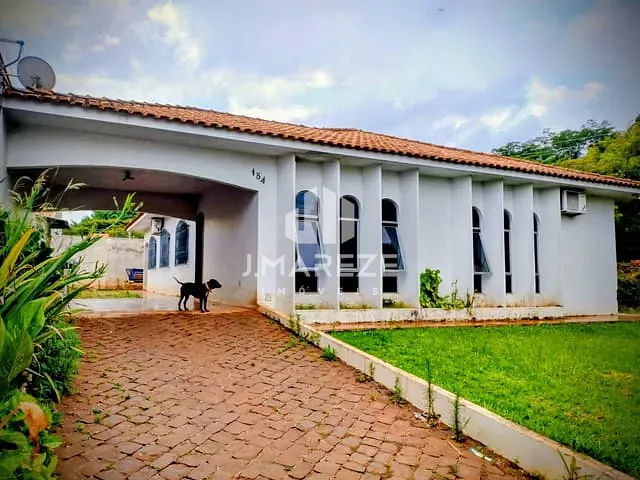 Casa com 581m², à venda, no bairro Vila Shangri-La em Apucarana